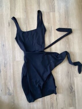 Wilfred Black Mini Dress with Waist Tie never worn